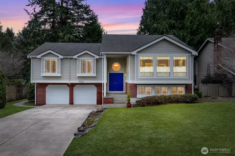 17503 NE 137th St, Redmond, WA 98052