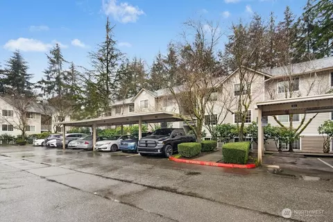 1009 112th St SE #D204, Everett, WA 98208