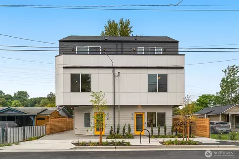 8617 44th Ave S #A, Seattle, WA 98118