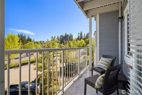 300 High School Rd #304, Bainbridge Island, WA 98110