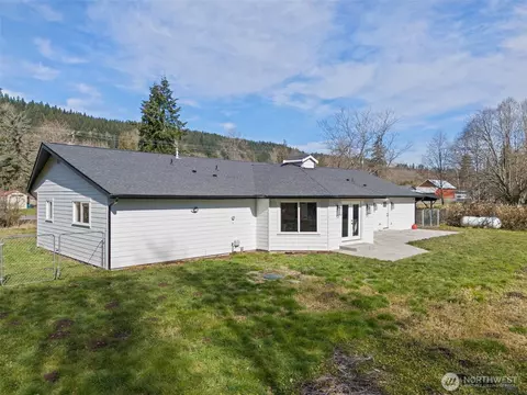 18715 Pioneer Way E, Orting, WA 98360 photo 32