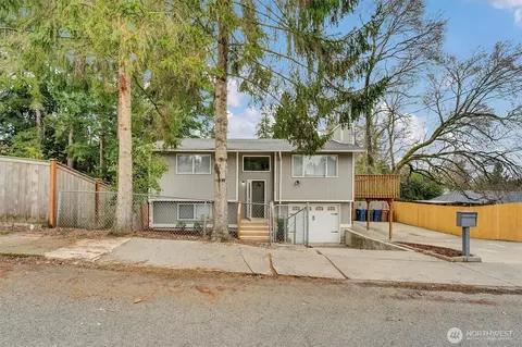 5102 N 18th St, Tacoma, WA 98406