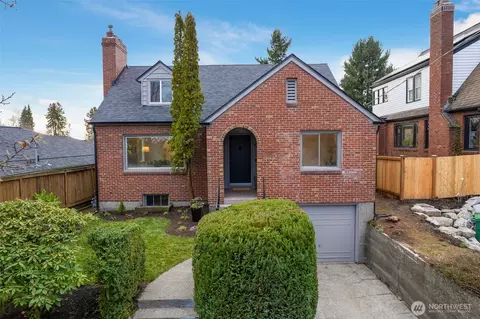 8307 Roosevelt Way NE, Seattle, WA 98115