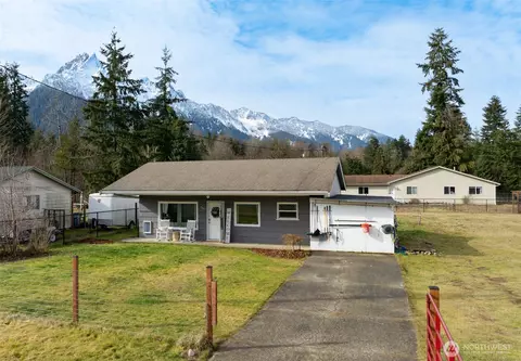 565 Sauk Ave, Darrington, WA 98241