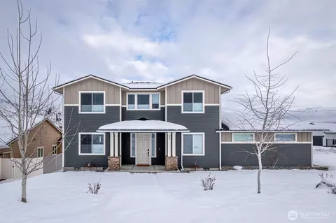 400 Spring View Pl, Chelan, WA 98816
