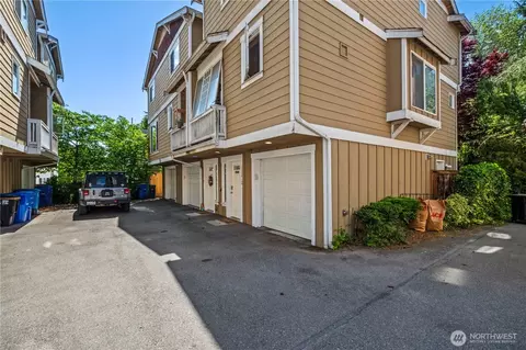 12041 C 33rd Ave NE, Seattle, WA 98125