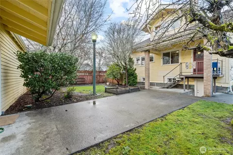 Exterior - 734 Sumner Ave, Sumner, WA 98390 photo 4 of 6