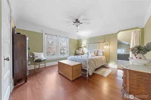 Bedroom - 734 Sumner Ave, Sumner, WA 98390 photo 1 of 4