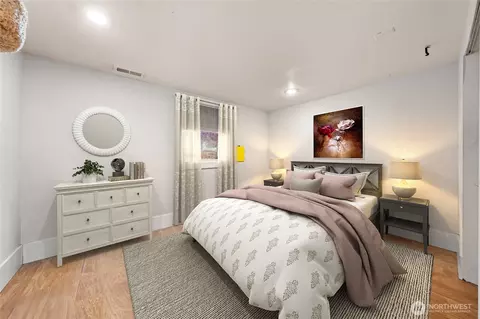 Bedroom - 734 Sumner Ave, Sumner, WA 98390 photo 4 of 4