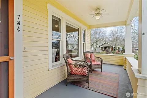 Exterior - 734 Sumner Ave, Sumner, WA 98390 photo 6 of 6