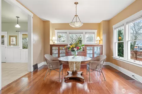 Dining - 734 Sumner Ave, Sumner, WA 98390 photo 1 of 3