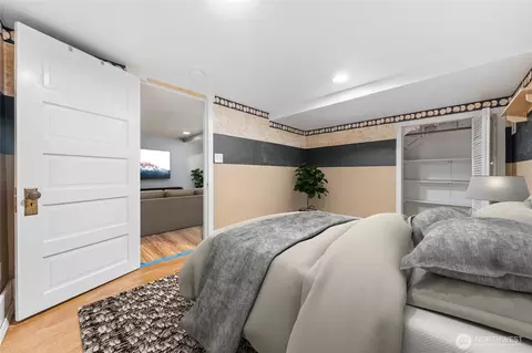 Bedroom - 734 Sumner Ave, Sumner, WA 98390 photo 3 of 4