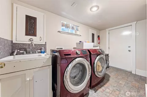 Other - 734 Sumner Ave, Sumner, WA 98390 photo 8 of 10