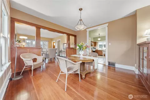 Dining - 734 Sumner Ave, Sumner, WA 98390 photo 3 of 3