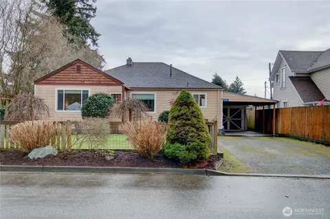 614 E Orange Ave, Burlington, WA 98233