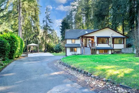 17830 33rd Ave NE, Lake Forest Park, WA 98155