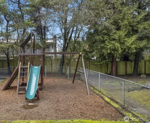 1009 112th St SE #B 206, Everett, WA 98208 photo 24