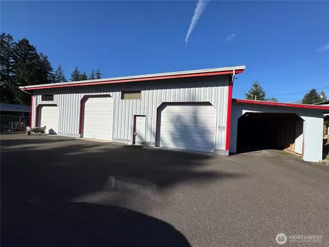 Exterior - 3935 NE Ne Everett St, Camas, WA 98607 photo 8 of 12