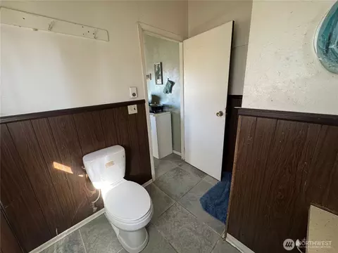 Bath - 3935 NE Ne Everett St, Camas, WA 98607 photo 4 of 4