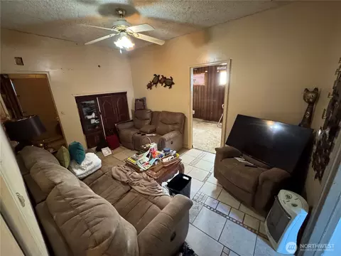 Living - 3935 NE Ne Everett St, Camas, WA 98607 photo 5 of 5