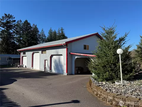 Exterior - 3935 NE Ne Everett St, Camas, WA 98607 photo 6 of 12