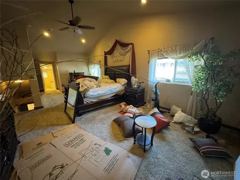 Bedroom - 3935 NE Ne Everett St, Camas, WA 98607 photo 6 of 7