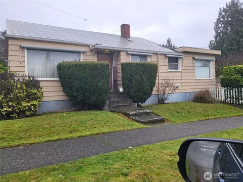 6702 52nd Ave S, Seattle, WA 98118