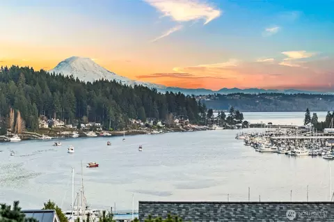 9102 Prentice Ave, Gig Harbor, WA 98332