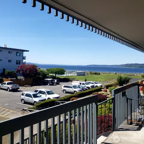 22993 Marine View Dr S #D207, Des Moines, WA 98198