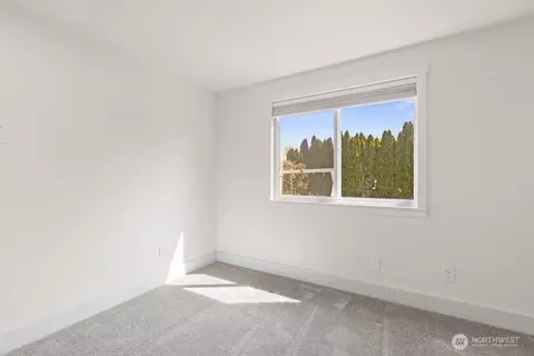 Bedroom - 355 Charwila Ln, Enumclaw, WA 98022 photo 4 of 7