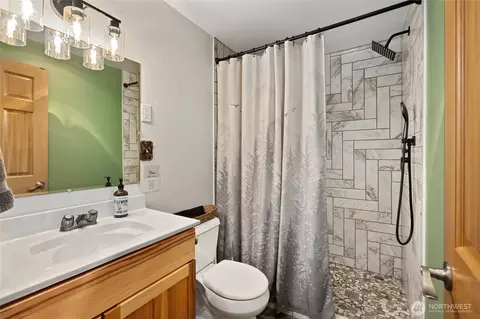 Bath - 751 Highland Loop, Ronald, WA 98940 photo 1 of 1