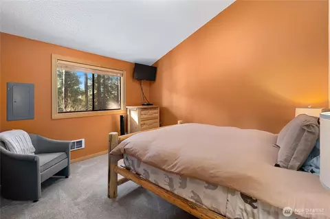 Bedroom - 751 Highland Loop, Ronald, WA 98940 photo 1 of 4