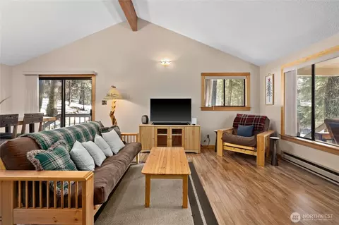 Living - 751 Highland Loop, Ronald, WA 98940 photo 4 of 4