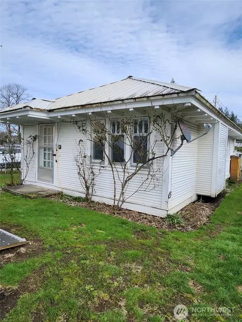 207 NW Fir St, Winlock, WA 98596
