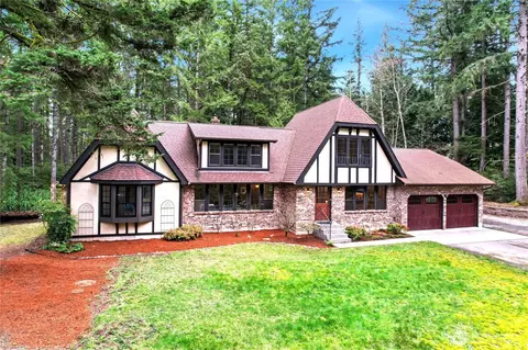 6935 SE Mullinex Rd, Port Orchard, WA 98367
