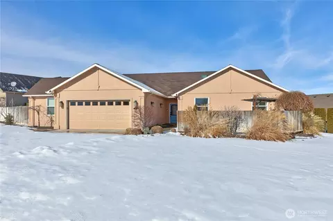 1207 Heritage Hills Dr, Selah, WA 98942