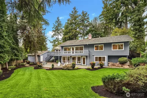 8919 NE 10th St, Bellevue, WA 98004