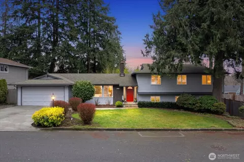 521 NW 196th Pl, Shoreline, WA 98177