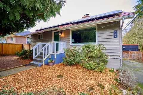 2038 NE 123rd St, Seattle, WA 98125