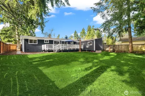 Exterior - 17926 91st Pl NE, Bothell, WA 98011 photo 5 of 7