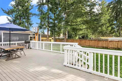 Exterior - 17926 91st Pl NE, Bothell, WA 98011 photo 3 of 7
