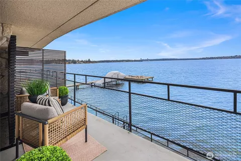 6201 Lake Washington Blvd NE #205, Kirkland, WA 98033