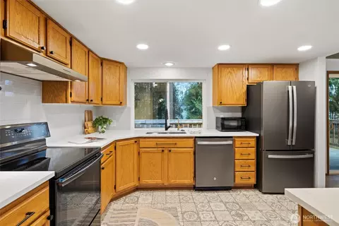 Kitchen - 16603 23rd Ave SE, Bothell, WA 98012 photo 1 of 4