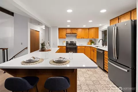Kitchen - 16603 23rd Ave SE, Bothell, WA 98012 photo 4 of 4