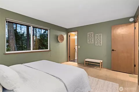 Bedroom - 16603 23rd Ave SE, Bothell, WA 98012 photo 2 of 4
