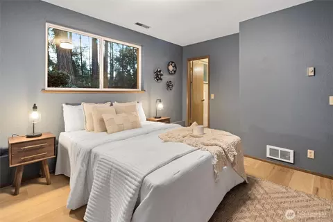 Bedroom - 16603 23rd Ave SE, Bothell, WA 98012 photo 4 of 4