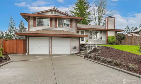 2100 Dayton Dr SE, Renton, WA 98055