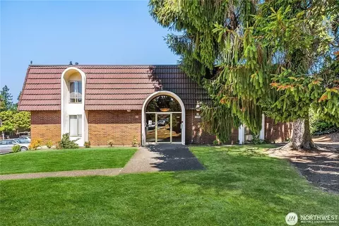 11004 NE 68th St #918, Kirkland, WA 98033