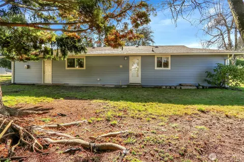 Exterior - 2115 Pinehurst Ave, Everett, WA 98203 photo 4 of 4