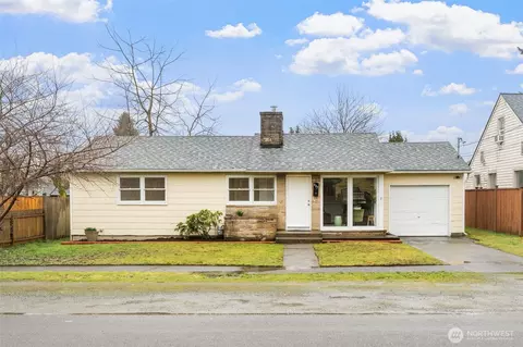 407 9th St NW, Puyallup, WA 98371